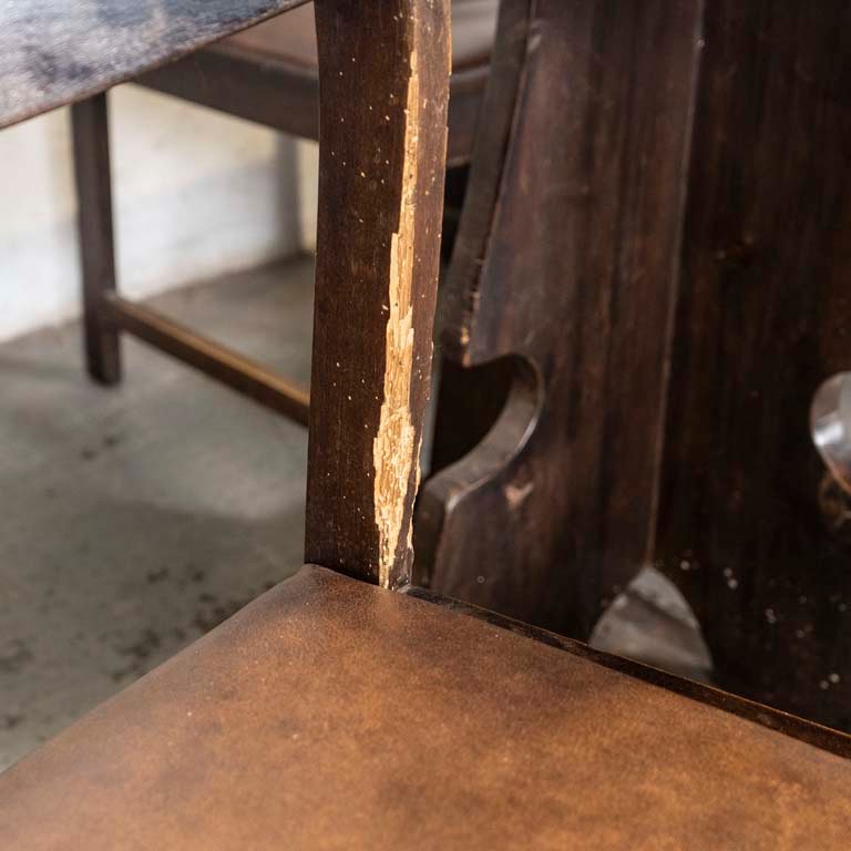 Mesa de comedor rústica y sillas con asientos tapizados - imagen 2
