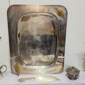 Lote de 14 piezas de metal: bandeja, salsera, cuencos y más - imagen 5