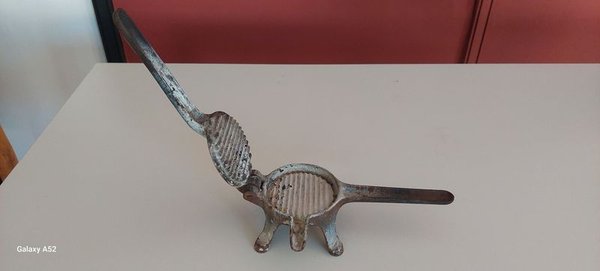Aplastador de carne vintage metalico - imagen 5