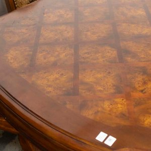 Mesa de Comedor Francesa con 4 Sillas y 2 Butacas Talladas - imagen 3
