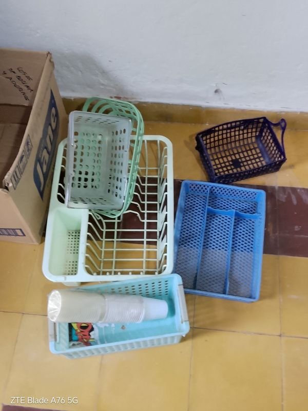 Lote anterior: Colección de cestas plásticas
