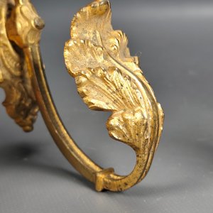 Par de Soportes para Barra de Cortina en Bronce con Relieves - imagen 10