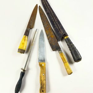 Cinco Piezas: Cuchillos Variados y Chaira con Vaina - imagen 2