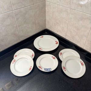 Lote anterior: Plato y 5 Platillos de Porcelana Japonesa con Flores