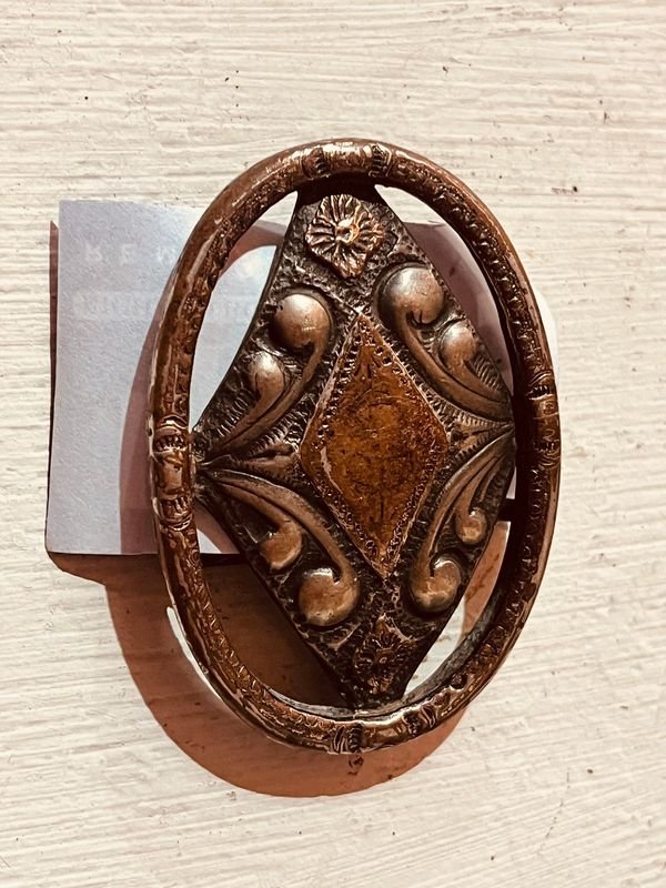 Pieza de joyería con hebilla en plata y oro - imagen 2