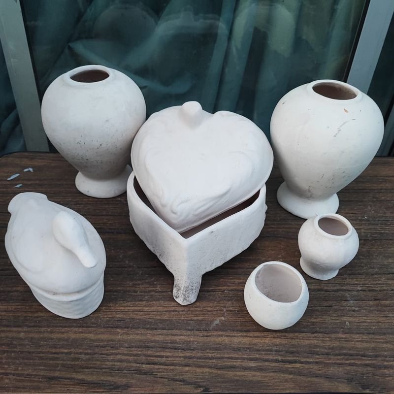 Lote anterior: Colección de adornos blancos hechos a mano