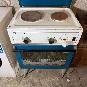 Cocina Eléctrica con Horno y Dos Hornallas - imagen 1
