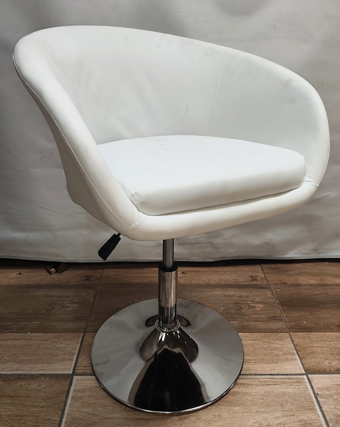 Item 16558 - Image 0