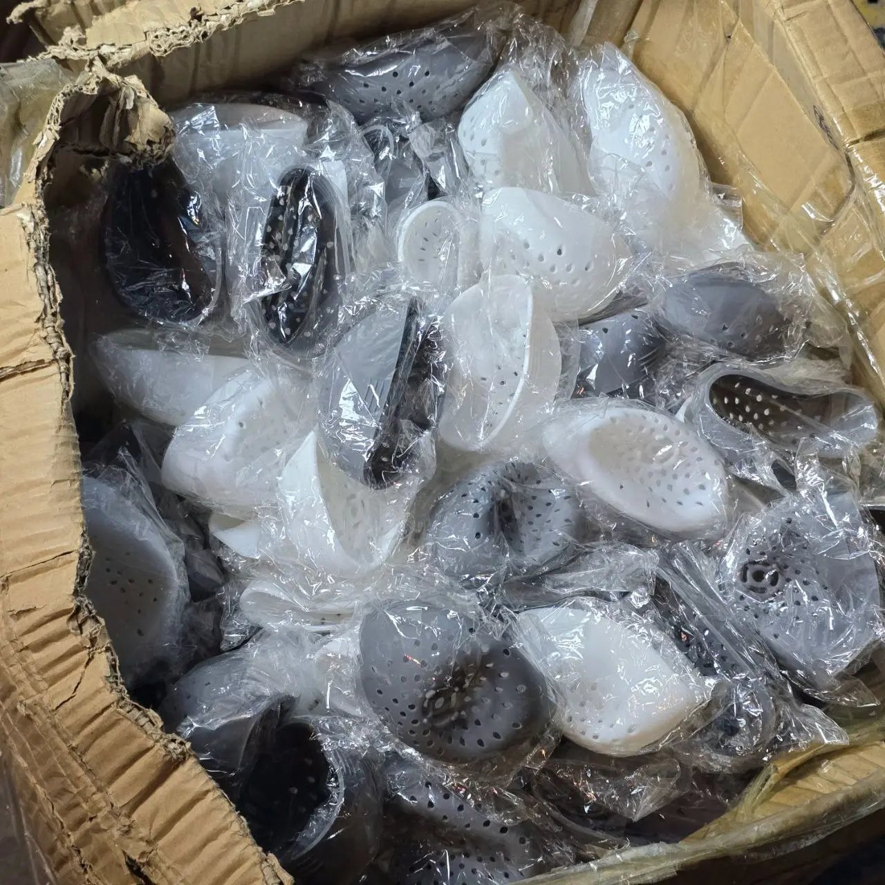 Lote anterior: Coladores en silicona para latas en gran cantidad