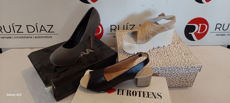 Lote anterior: Calzado de tacón alto para mujer