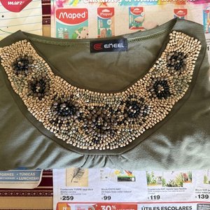 Lote de 5 Prendas de Vestir: Pantalón, Suéter y Blusas - imagen 7