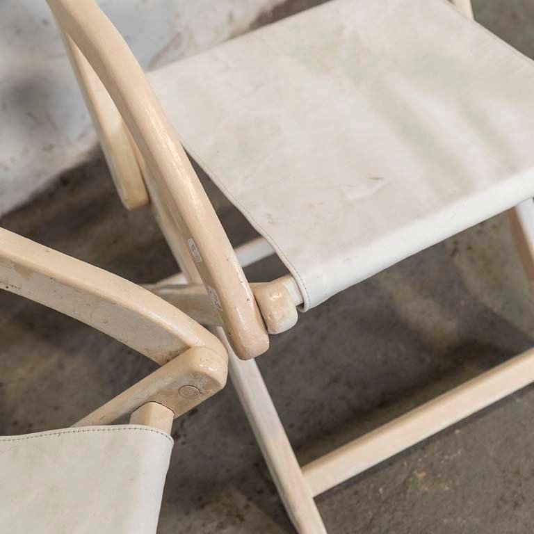 Sillas plegables de madera con asientos de cuero para re pintar - imagen 3