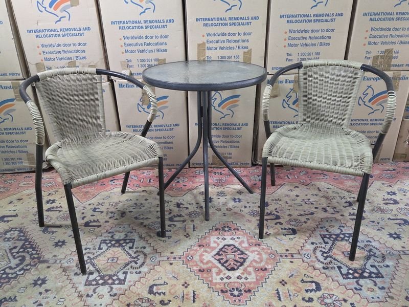 Juego de Jardín o Balcón: Mesa Redonda Vidrio y 2 Sillones Ratán Sintético