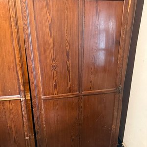 Ropero Antiguo de Pinotea con Estantes y Puertas Corredizas - imagen 7