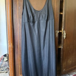 Lote de Vestidos Vintage: Negro, Azul Marino y Estampado - imagen 15
