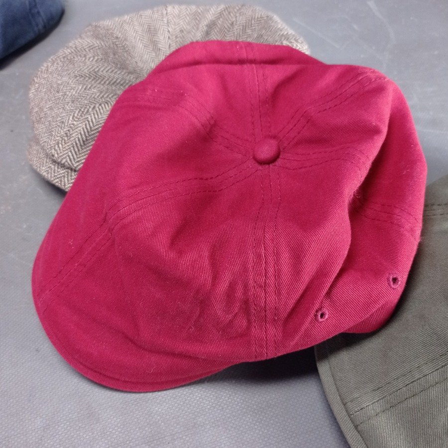Gorros y Boinas de Diferentes Colores y Estilos - imagen 5