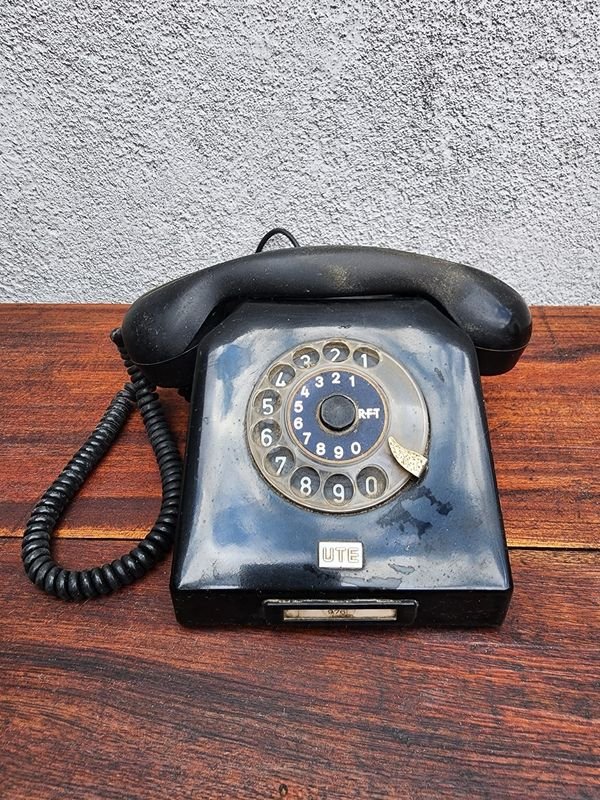 Teléfono Antiguo UTE RFT Negro de Alemania DDR - imagen 1