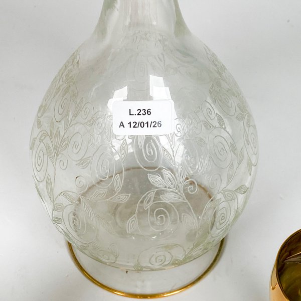 Botella tallada con copas doradas y tapón - imagen 5