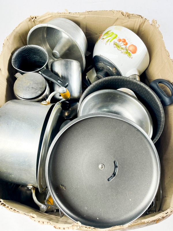 Lote de cocina: ollas, sartenes y utensilios - imagen 1