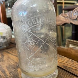 Par de Sifones Antiguos de Vidrio Grabado con Cabezales Metálicos - imagen 7