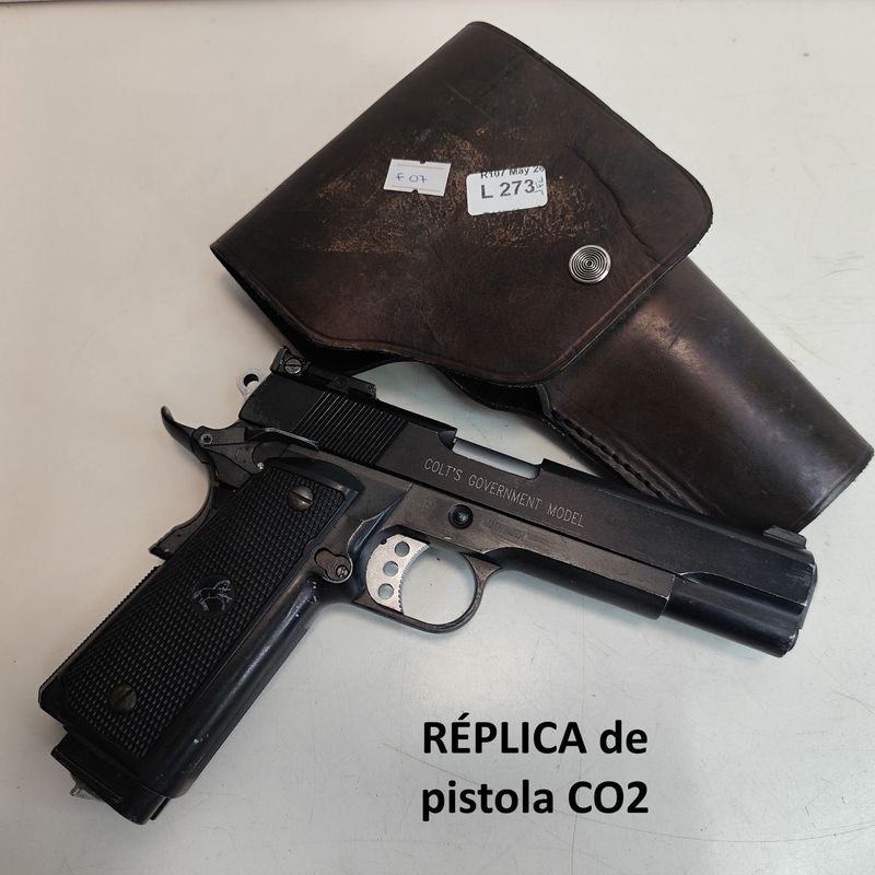 Réplica Colt 1911 CO2 con Funda de Cuero