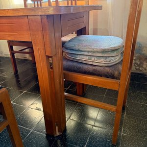 Mesa de Comedor de Madera con 6 Sillas Tapizadas - imagen 5