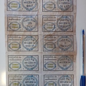 Hoja Histórica de Cupones de Racionamiento de la Posguerra Española (1939) con Efigie de Franco - imagen 2