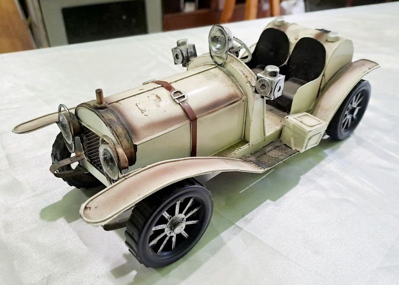 Antigua Cachila De Colección En Hojalata - imagen 1