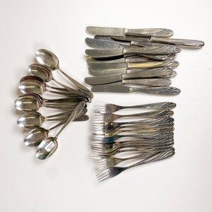 Set de 36 Cubiertos WMF: Cucharas, Tenedores y Cuchillos de Metal - imagen 2