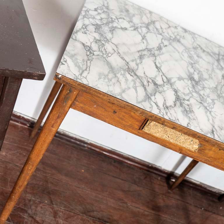 Muebles de madera con detalles y enchapado - imagen 2