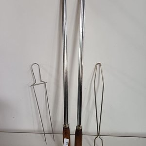 Set de Pinchos para Asado y Posa Fuentes Metálicos - imagen 3