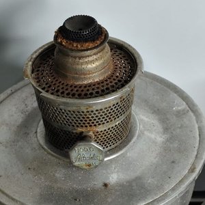 Dos Bases de Farol a Querosene Antiguas para Decoración - imagen 3