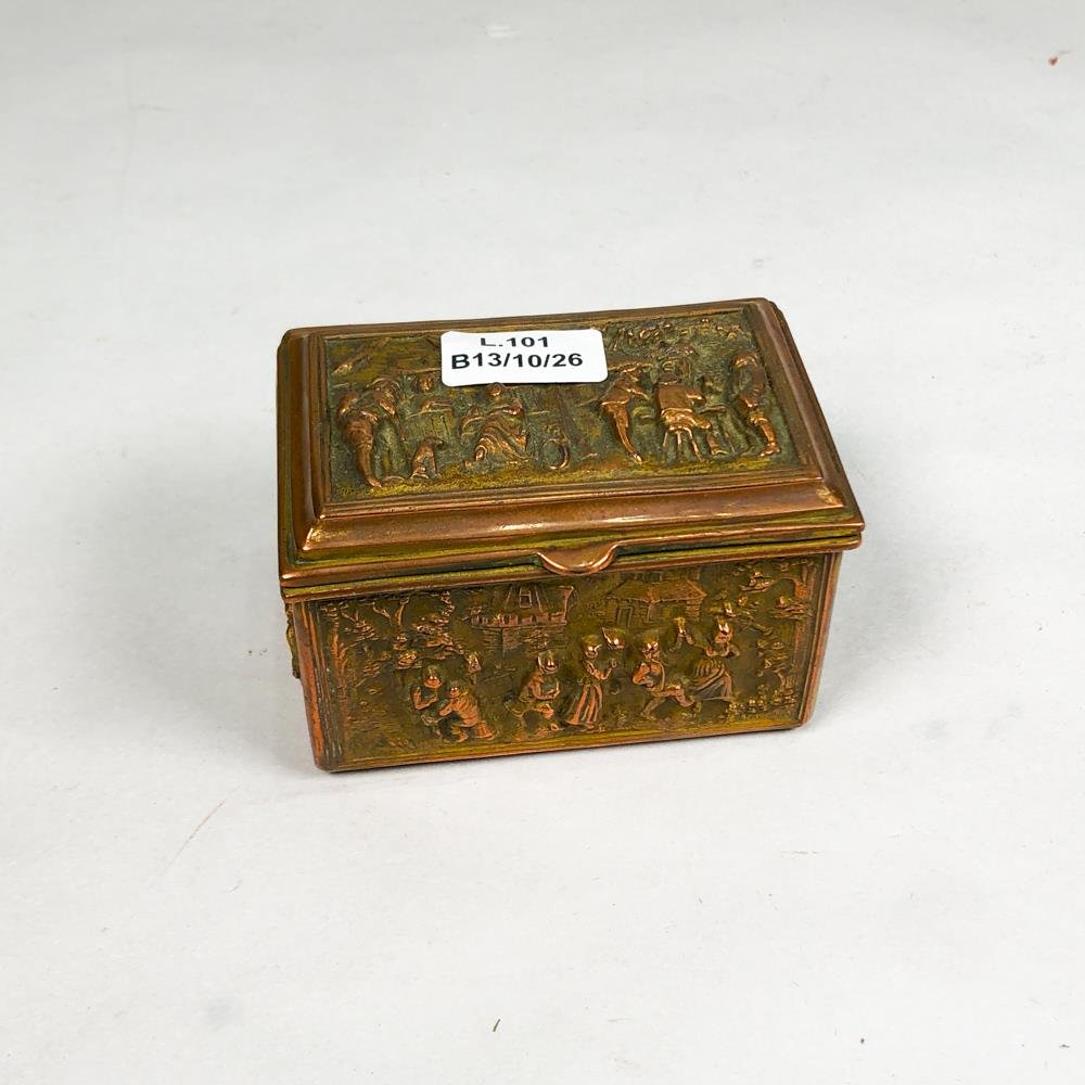 Caja Alhajera Metálica Cobreada con Tapa Abatible y Relieve Escénico