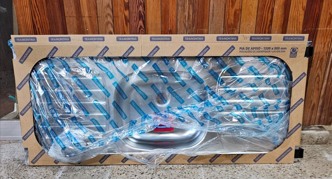 Mesada de Cocina Tramontina con Pileta Acero Inoxidable 1.20m x 50cm Sin Uso