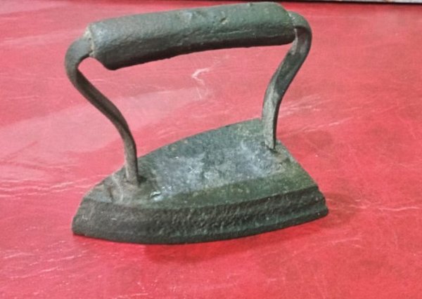 Plancha de coleccion en hierro fundido antigua - imagen 1