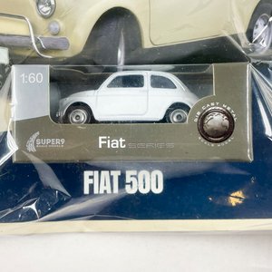Dos Autos a Escala 1/60: Fiat 500 y Volkswagen Beetle - imagen 2