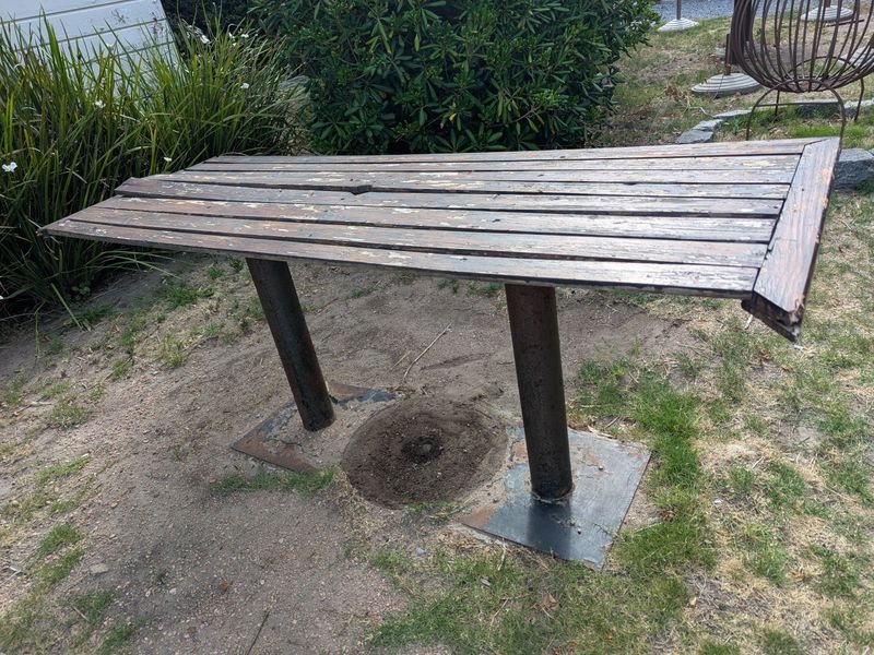 Mesa y banco de madera para exterior - imagen 7