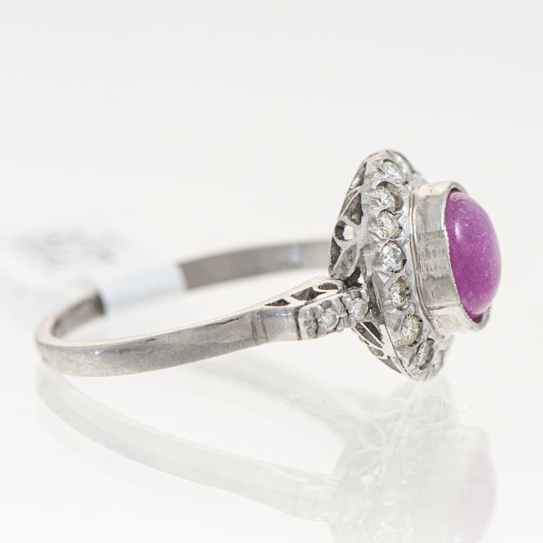Anillo de oro con rubí y brillantes - imagen 2