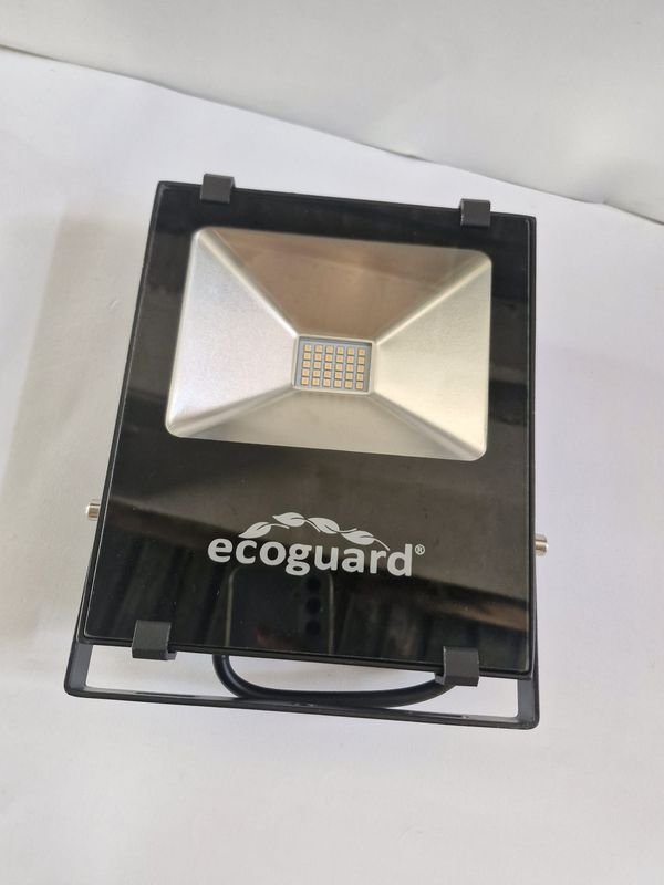 EcoGuard LED floodlight y accesorios - imagen 2