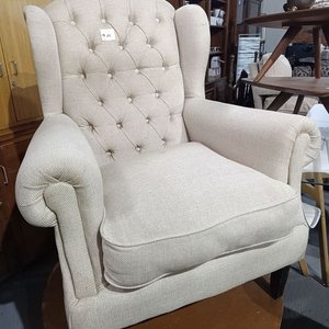 Lote siguiente: Sillón Bergere Beige Tapizado