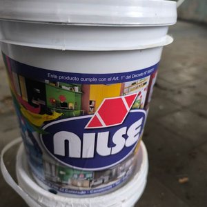 Tres Baldes de Pintura y Revestimiento Tinsul y Nilse - imagen 3