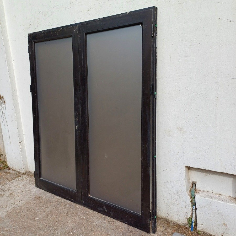 Puerta doble con marco de aluminio y vidrio - imagen 3