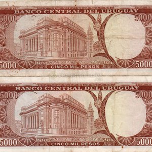 Billetes Uruguayos de 5000 Pesos Serie C (2 unidades) - imagen 2