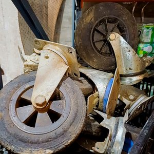 Lote anterior: Lote de 20 Ruedas Giratorias con Freno para Muebles o Equipos