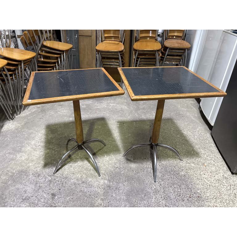 Lote anterior: Mesas bar cuadradas de madera y metal en buen estado