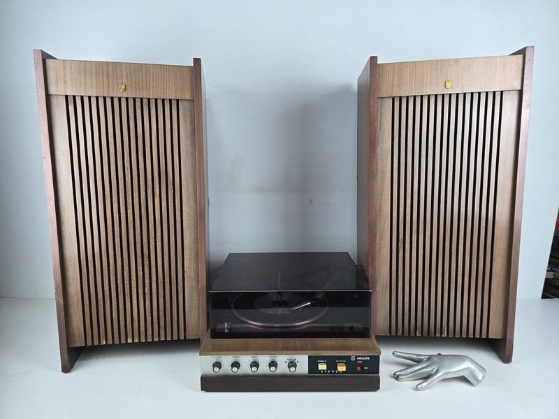 Tocadiscos Philips Vintage con Parlantes de Madera