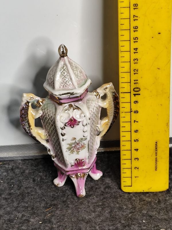 Potiche de Porcelana Estilo Oriental con Asas de Animales y Tapa