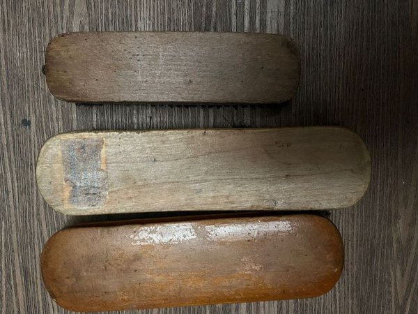 Cepillos de madera antiguos para ropa - imagen 3