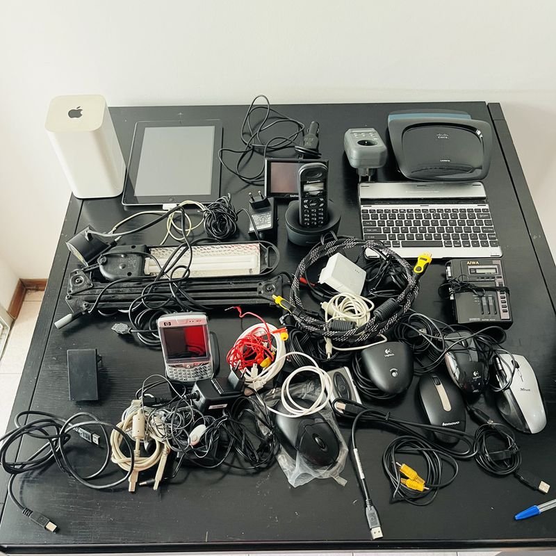 Lote anterior: Lote de electrónicos y accesorios