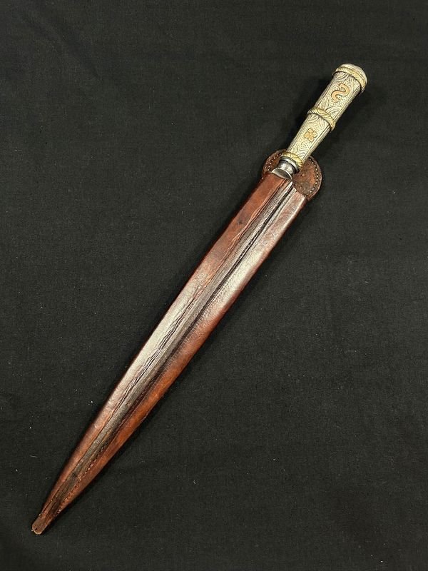 Cuchillo Sarandi 250: Un cuchillo de plata y oro centenario - imagen 6